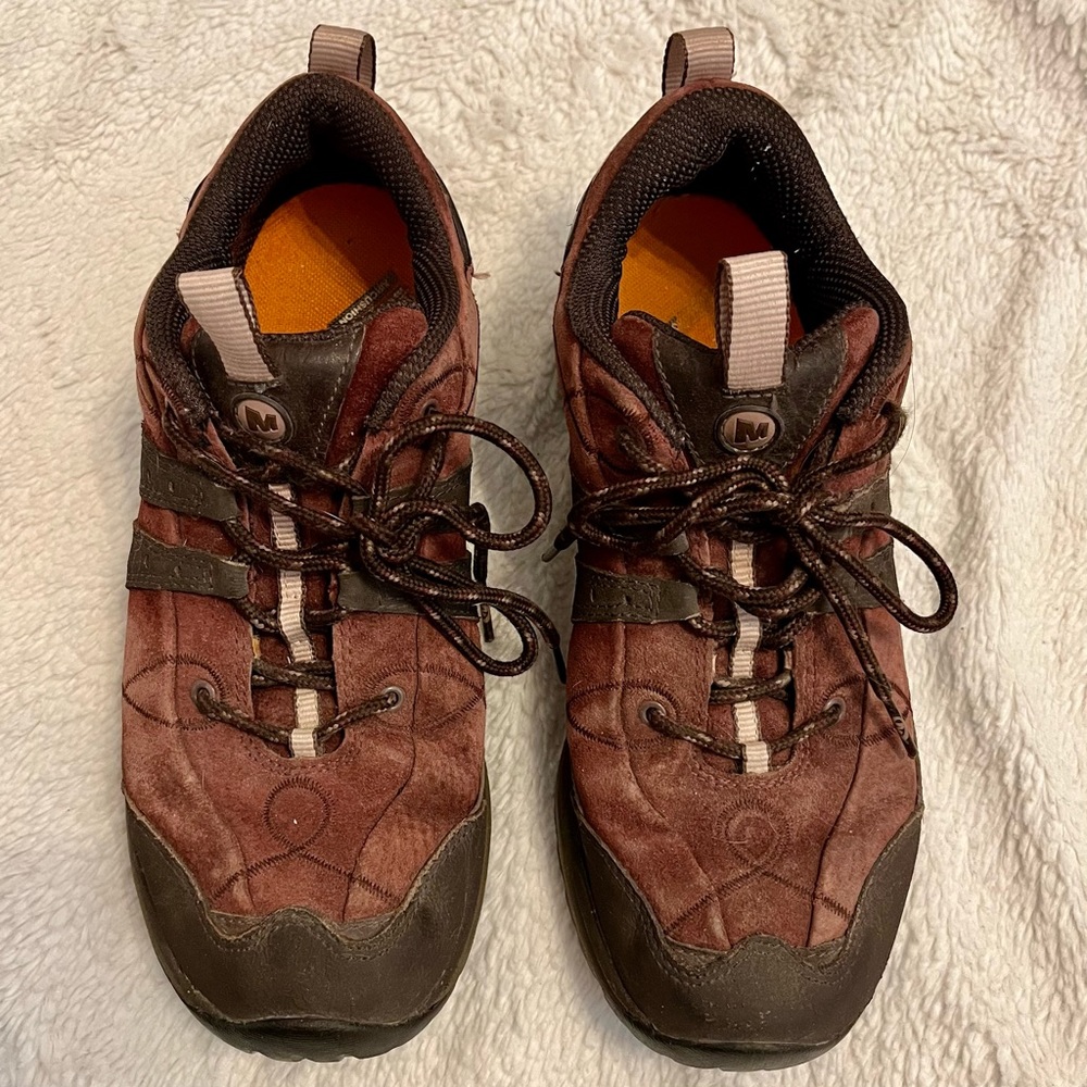 Burgundy Merrell Siren Metro. Great shape, used condition.